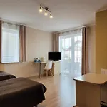 Kamena - I Najblizej Plazy Konukevi Karwia
