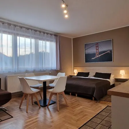 בית הארחה Kamena - I Najblizej Plazy קארוויה