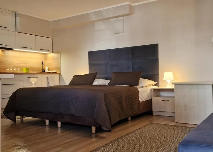 Kamena - I Najblizej Plazy Karwia